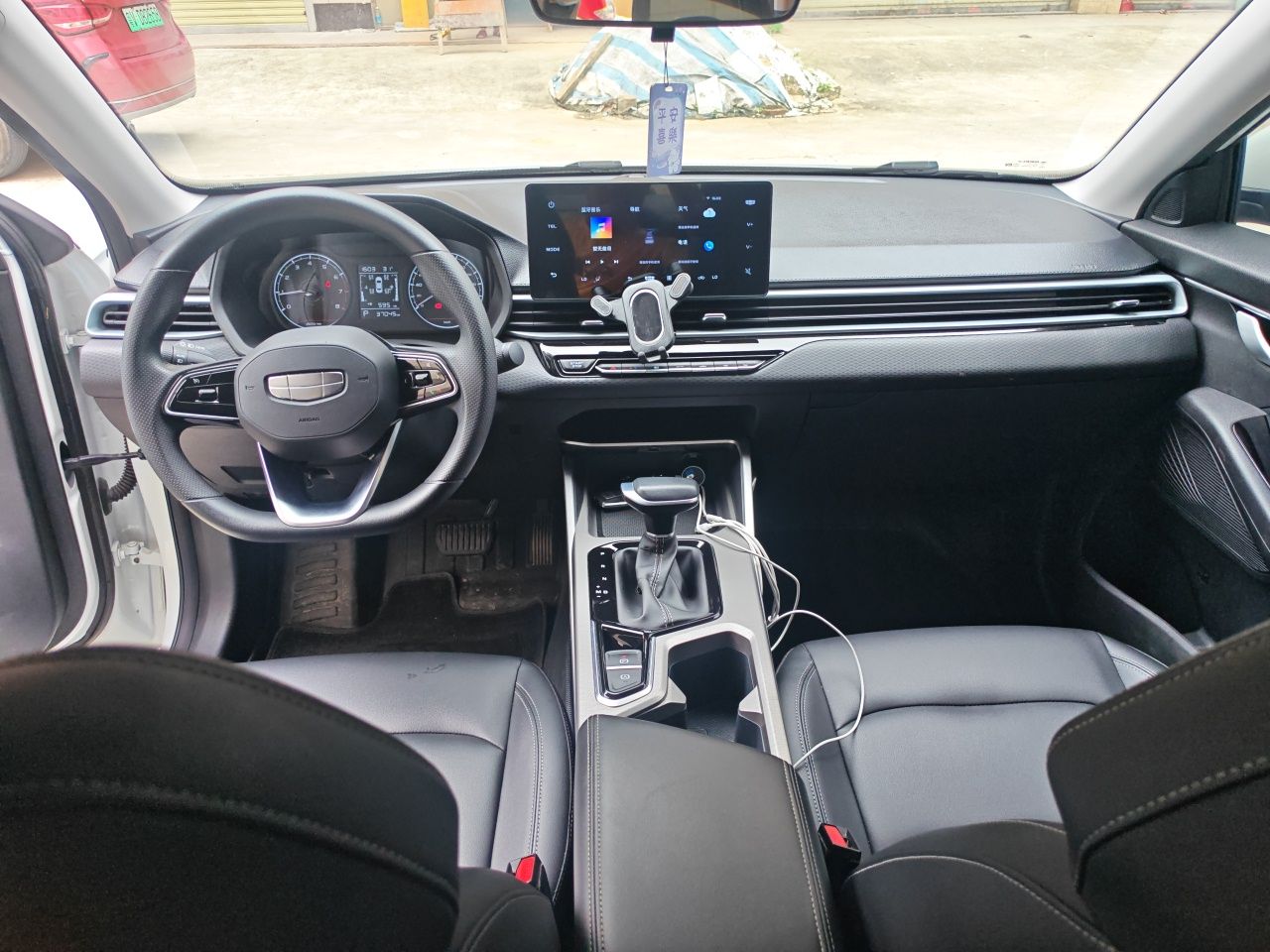 Geely Auto Emgrand 2025 4th Generation 1.5L CVT Starry Edition — снимка 9