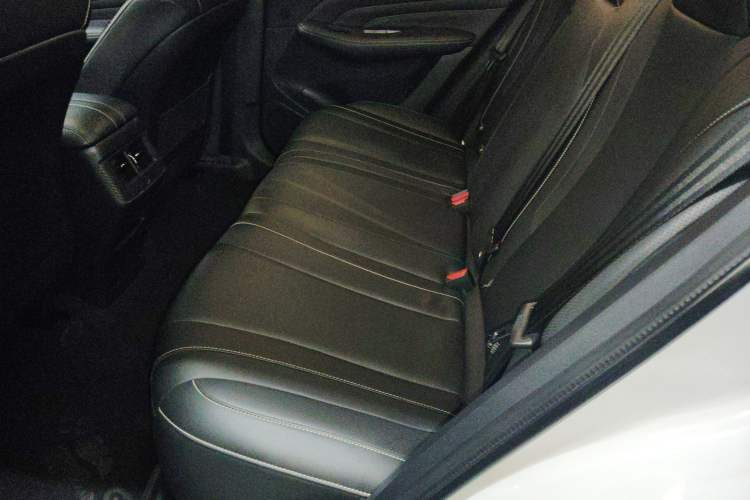 Used Venucia V 2023 260T Idol Edition Pro