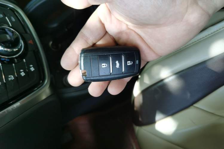 Used CHANGAN CS75 2016 2.0L Manual Luxury Version China V Standard