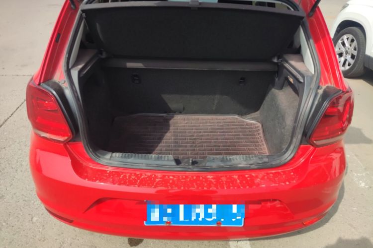 Used Volkswagen Polo 2014 1.4L Manual Fashion Edition Trunk