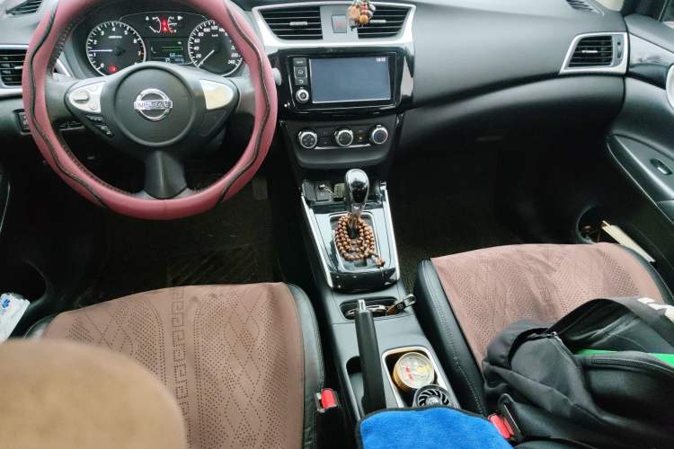 Used Nissan Sylphy 2018 1.6XV CVT Deluxe Edition Center Console