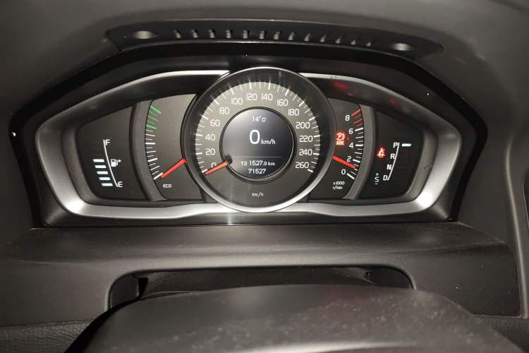 Used Volvo XC60 2017 T5 AWD Smart Upgrade Model
