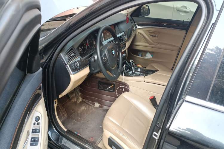 Used BMW 5 Series 2014 525Li Leading Model