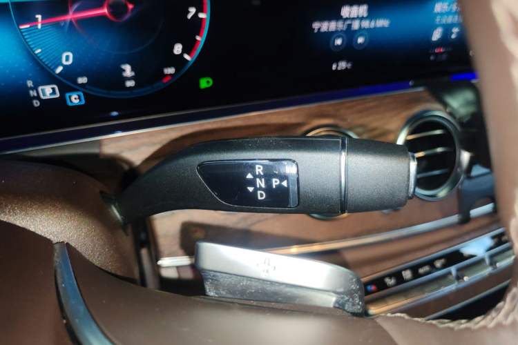 Used Mercedes-Benz E-Class 2023 E 300 L Stylish Model Gear Lever