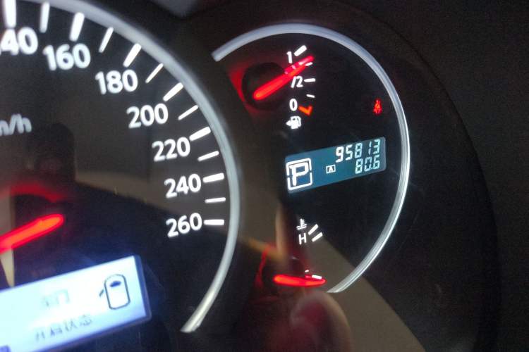 Used Nissan Quest 2015 3.5L SL
