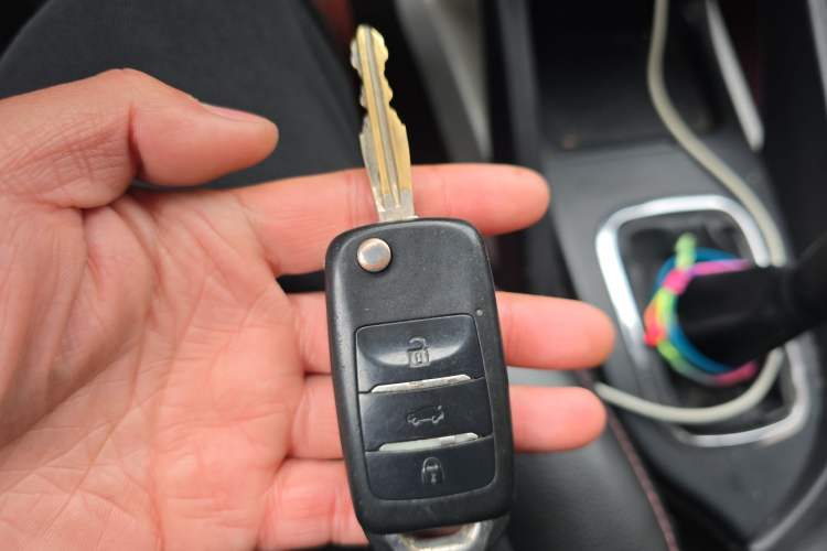 Used CHANGAN CS35 2014 1.6L Manual Luxury Navigation Model China IV Standard
