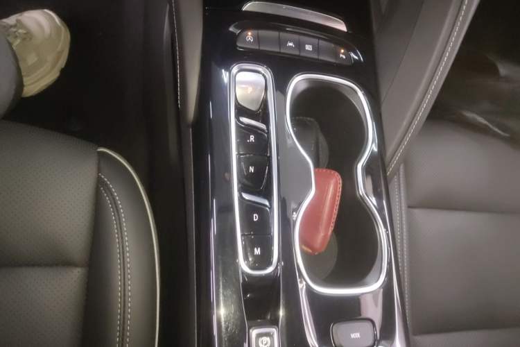 Used Buick Envision 2022 Encore Plus 552T Five-Seat Luxury Model
