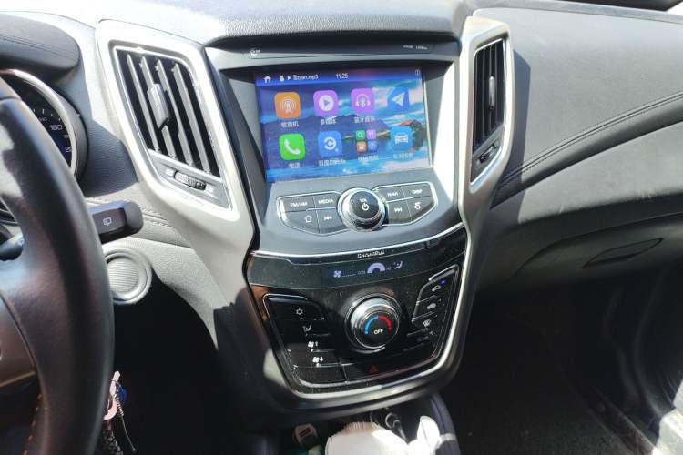 Used CHANGAN CS35 2017 1.6L Manual Luxury Model
