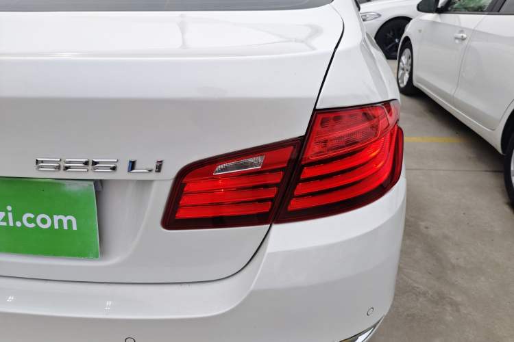 Used BMW 5 Series 2014 525Li Luxury Design Package Right Rear Taillight