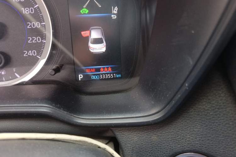 Used Toyota Levin 2019 Dual-Engine 1.8H E-CVT Luxury Edition China VI Standard Odometer Close Up