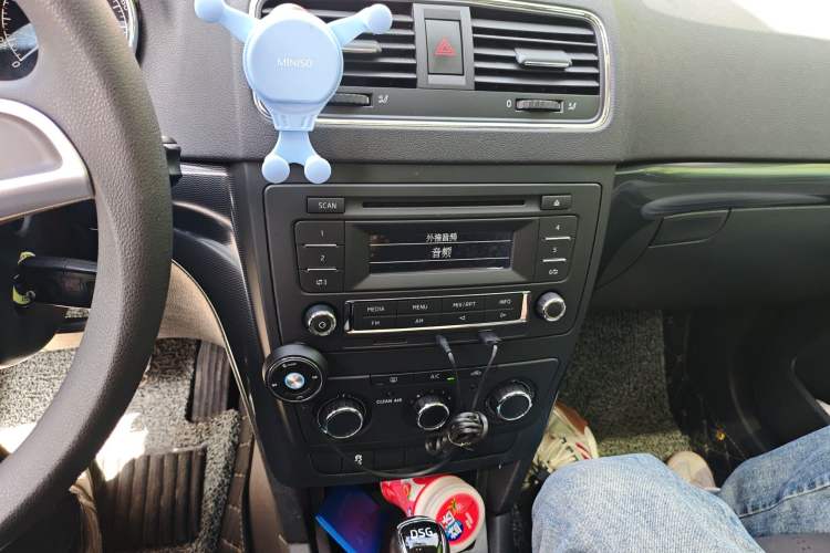 Used Skoda Yeti 2016 1.4TSI DSG Advanced Edition Audio And AC Panel