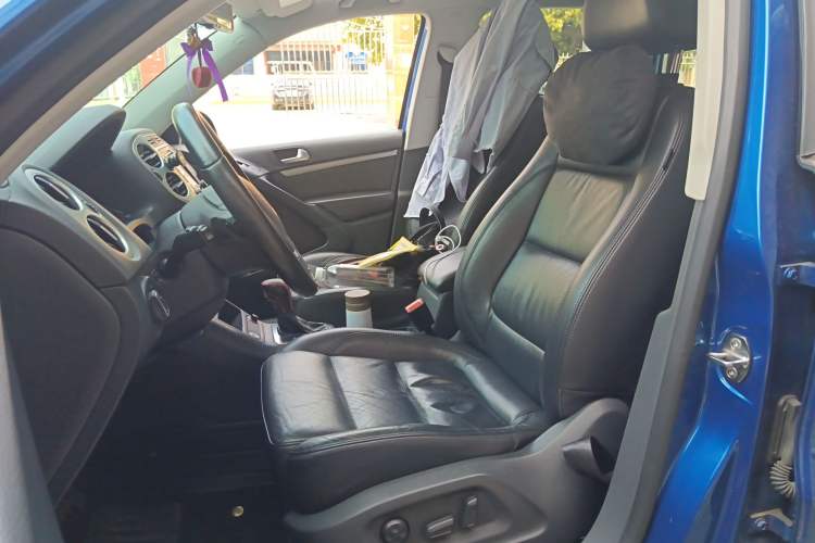 Used Volkswagen Tiguan 2015 1.8TSI Automatic All-Wheel-Drive Luxury Model Left Front Seat