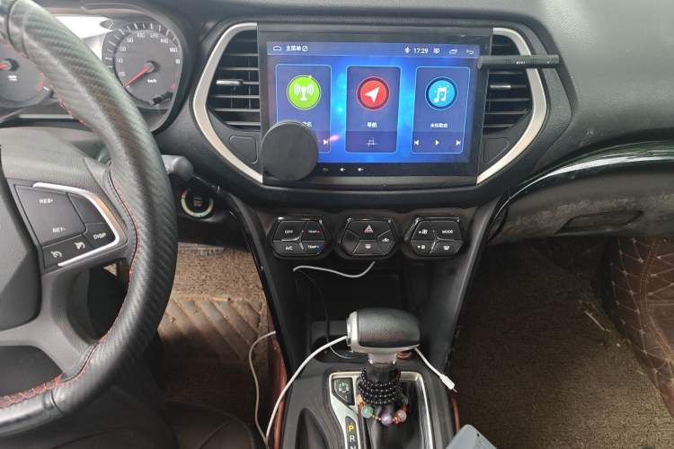 Used GAC Trumpchi GS4 2017 235T Automatic Two-Wheel Drive Elite Edition Audio And AC Panel