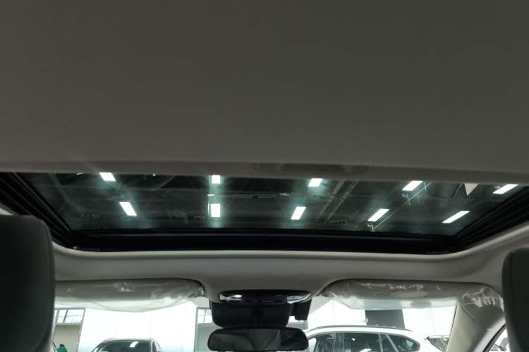 Used Toyota Camry 2026 Model Dual-Engine 2.0HSE Sport Lite Edition