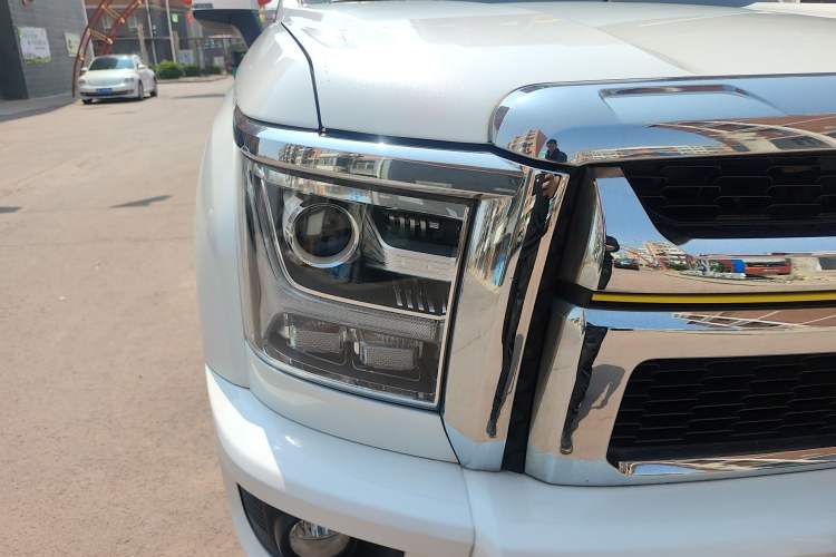 Used Great Wall King Kong Poer 2023 2.0T Automatic Diesel Two-Wheel-Drive Elite Version Flatbed GW4D20M Right Front Headlight