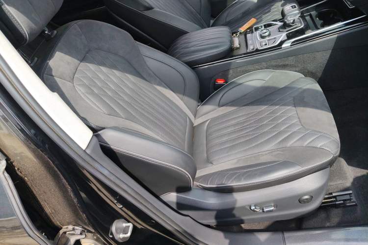 Used Hongqi HS5 2022 Revised Version 2.0T Smart Connect Flagship Edition