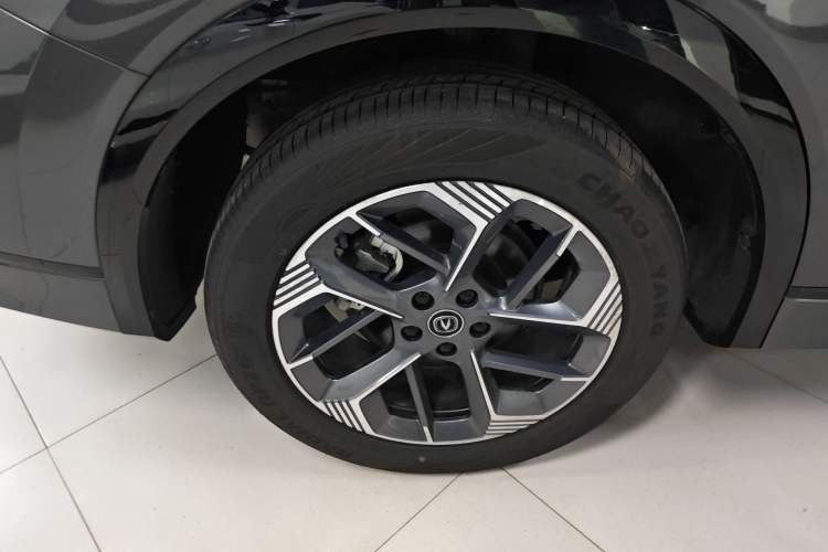 Used CHANGAN CS75 PLUS 2025 4th Generation 1.5T New Blue Whale Smart Luxury Edition Right Rear Wheel Hub