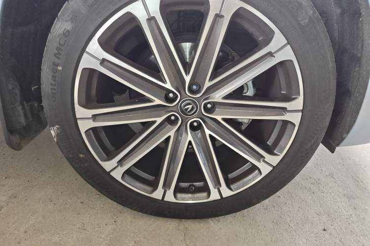 Used CHANGAN UNI-K 2021 2.0T Prestige Edition Right Front Wheel Hub