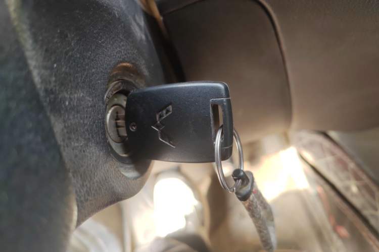 Used Wuling Hongguang V 2021 1.5L Jingqu Edition Enclosed-Window Vehicle LAR