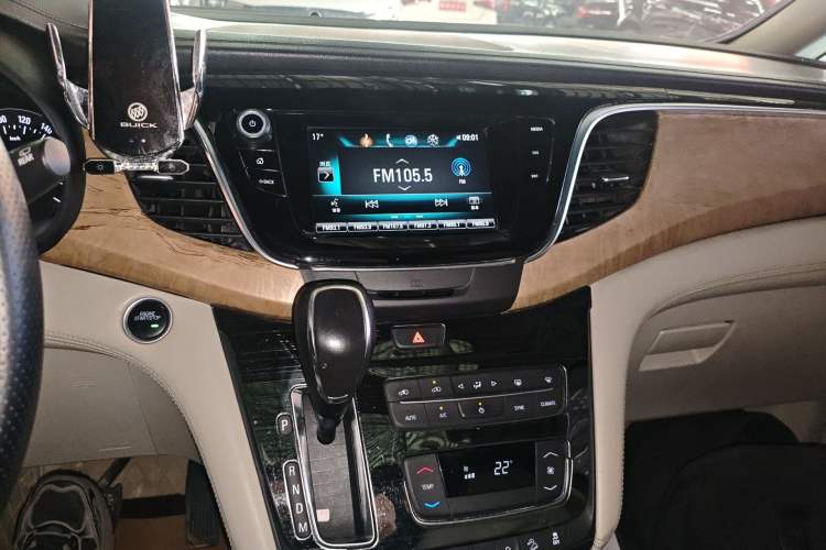 Used Buick GL8 2017 ES 28T Comfort Model China V Standard
