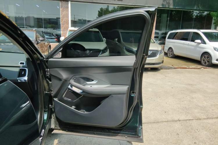 Used Jaguar E-PACE 2024 YAO Black Sport Edition R-DYNAMIC SE BLACK