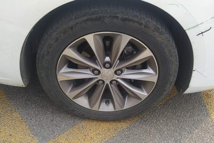 Used Chevrolet Monza 2022 320 Automatic Enjoyment Sunroof Version Right Front Wheel Hub