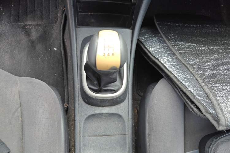 Used Nissan Sylphy 2019 Classic 1.6XE+ Manual SmartConnect Leading Edition Gear Lever