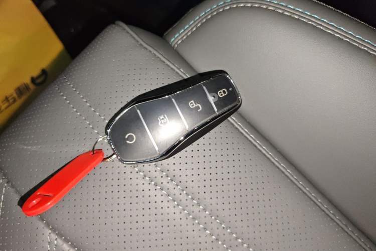 Used BYD Song L DM-i 2025 Intelligent Driving Version 160 km Beyond-Range Type Interior 1