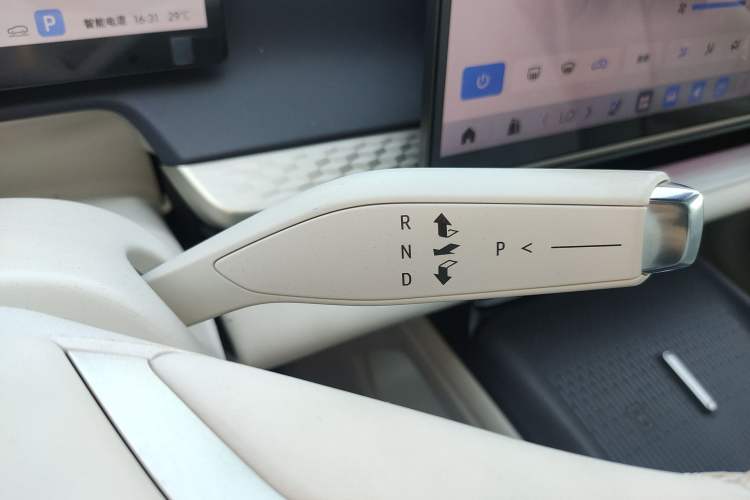 Used Buick L7 2025 Model Aivia Gear Lever