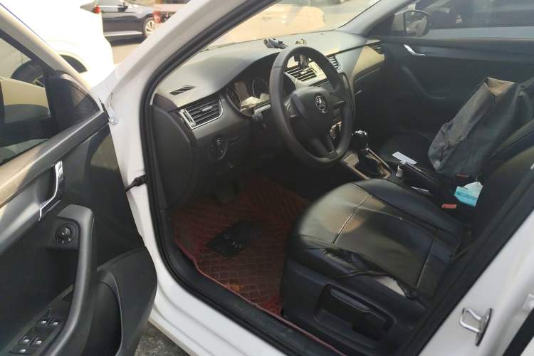 Used Skoda Octavia 2017 Classic Model 1.6L Automatic Standard Edition
