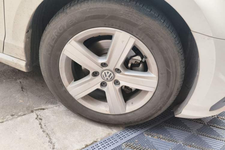 Used Volkswagen Lamando 2021 230TSI DSG Fashion Edition Right Front Wheel Hub