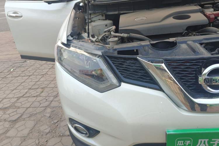 Used Nissan X-Trail 2015 2.0L CVT Comfort MAX Edition 2WD Right Front Headlight