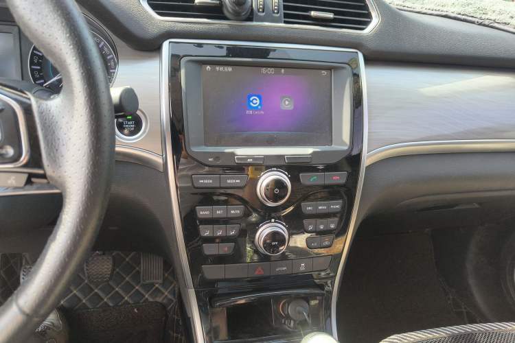 Used Haval H2 2018 Red-Label 1.5T Manual Two-Wheel Drive Elite Model Audio And AC Panel