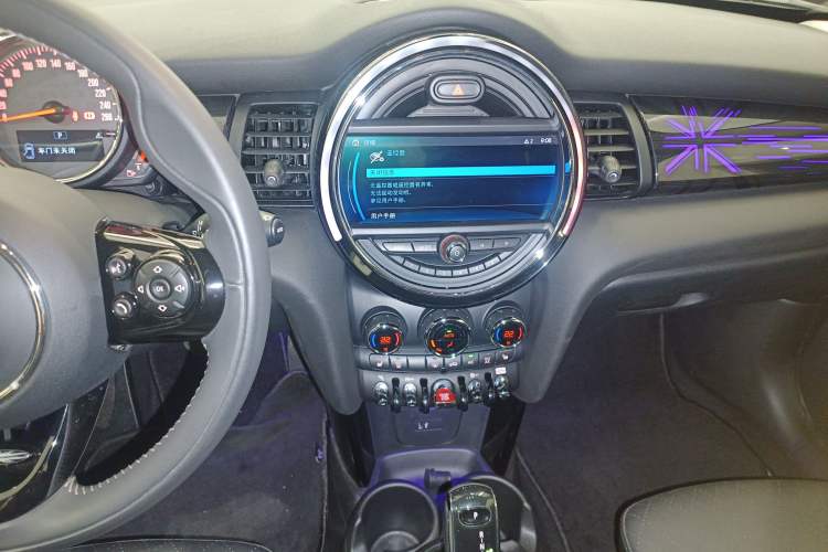 Used MINI MINI 2018 1.5T COOPER Artist Five-Door Edition
