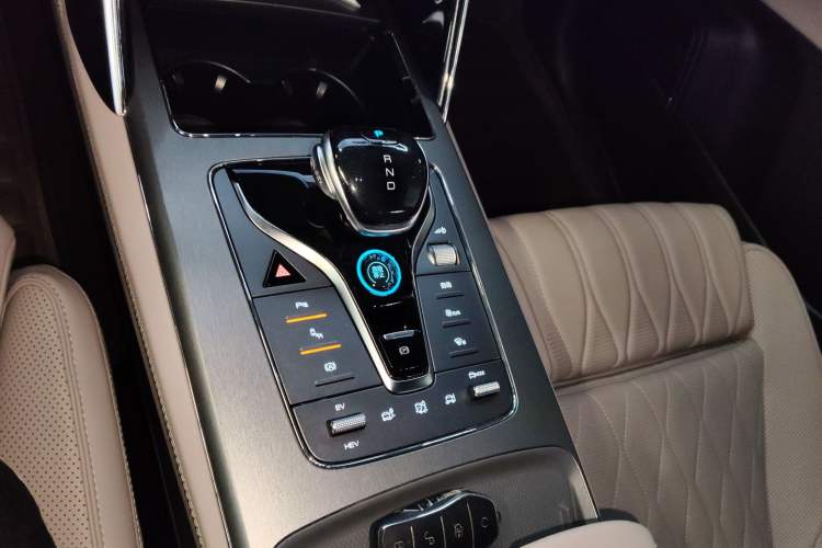 Used BYD Tang New Energy 2022 DM-p 215 km All-Wheel-Drive Deluxe Model Gear Lever