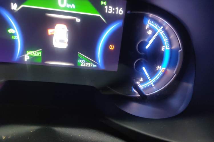 Used Toyota RAV4 2020 Dual-Motor 2.5L E-CVT Four-Wheel Drive Flagship Edition Odometer Close Up