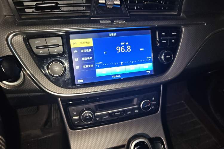 Used Geely Auto Emgrand GS 2017 Elegant Edition 1.3T Automatic Smart Connectivity Model Audio And AC Panel