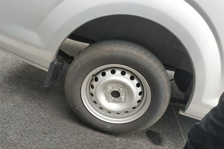 Used Kuayue Kuayue Xing V3 2023 1.3L Gasoline Comfort Model 2-Seater Van