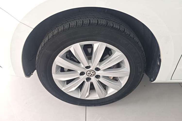 Used Volkswagen Bora 2019 Facelift Bora·Legend 1.5L Manual Fashion Edition China VI Standard Left Front Wheel Hub