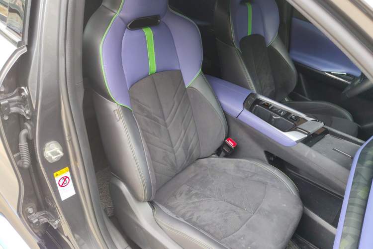 Used CHANGAN UNI-T 2023 2nd Generation 1.5T Sport Edition Flagship Version Right Front Seat