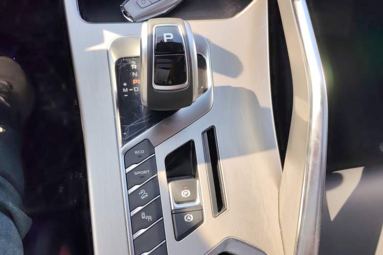 Used Geely Auto Coolray 2020 PRO 260T DCT Knight Gear Lever