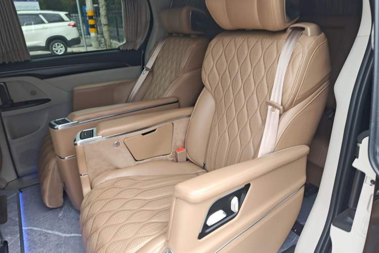 Used Buick GL8 2021 ES Landtrek 653T Comfort Edition