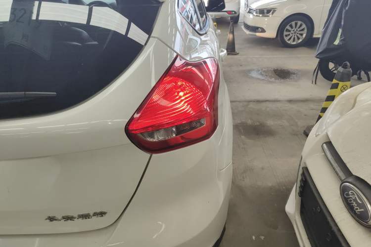 Used Ford Focus 2017 Hatchback 1.6L Automatic Fashion Edition Smart Drive Version Right Rear Taillight