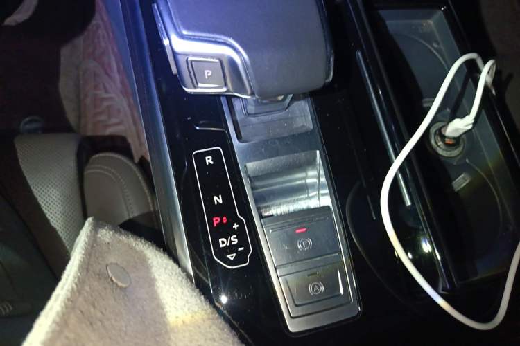 Used Audi A8 2021 A8L 50 TFSI quattro Comfort Model Gear Lever