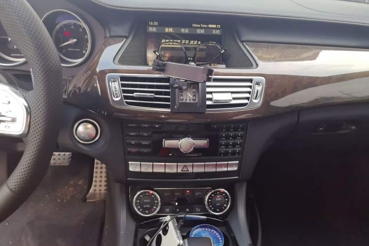 Used Mercedes-Benz CLS AMG 2012 AMG CLS 63 Audio And AC Panel