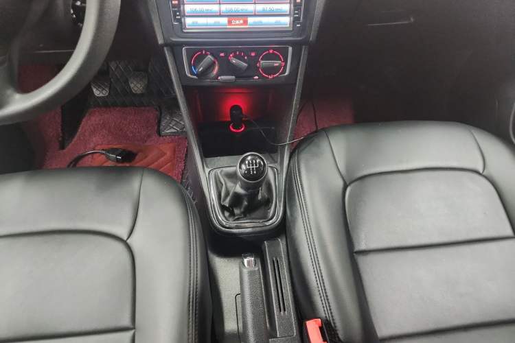 Used Volkswagen Jetta 2015 1.6L Manual Comfort Model Gear Lever