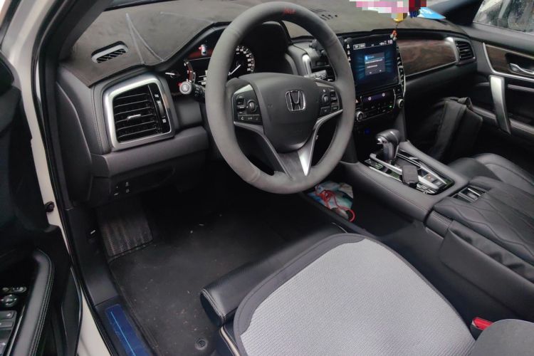 Used Honda UR-V 2017 240TURBO Two-Wheel Drive Luxury Edition China V
