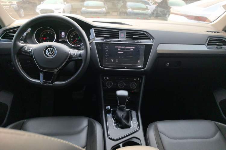 Used Volkswagen Tiguan L 2021 280TSI Automatic Two-Wheel Drive Smart Edition Center Console