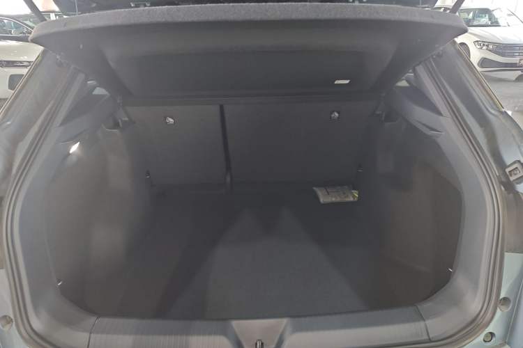 Used Volkswagen ID.4 CROZZ 2025 Pure Edition Trunk