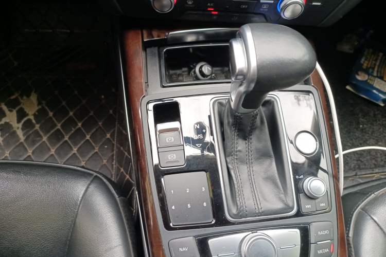 Used Audi A6L 2015 30 FSI Millionth Anniversary Comfort Model Gear Lever